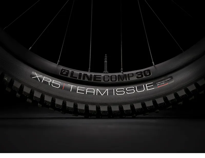 Trek Slash 7 Trail Mountain Bike in Mercury-4